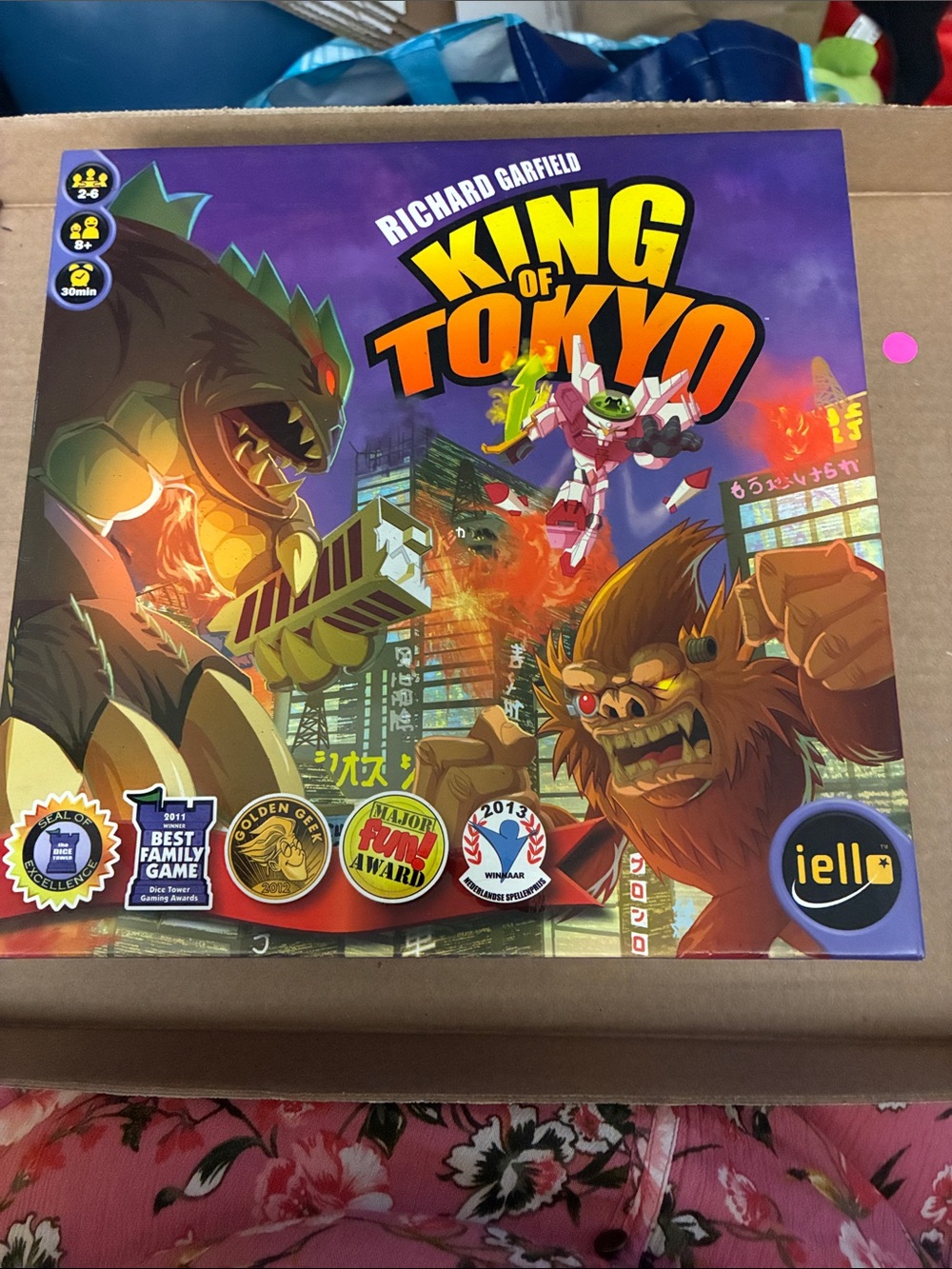 King of Tokyo Board Game family 30 min play 8+ complete dice play monsters jello